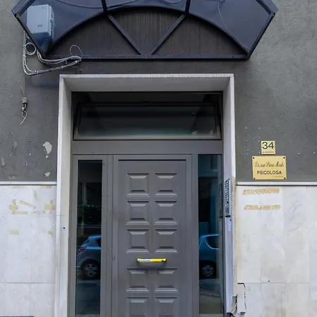Moderno A Near Policlinico Apartamento
