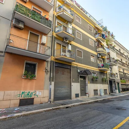 Moderno A Near Policlinico *